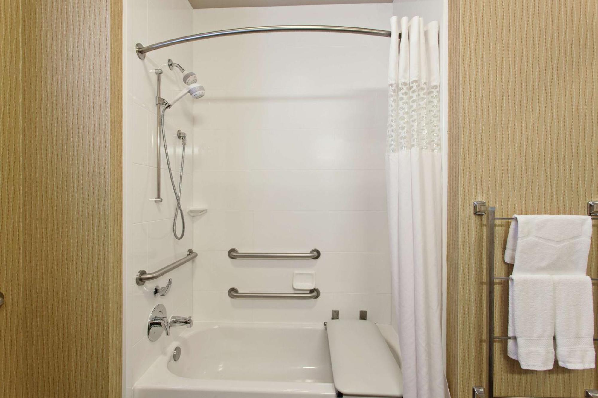 Hampton Inn Seattle/Everett Downtown Екстериор снимка