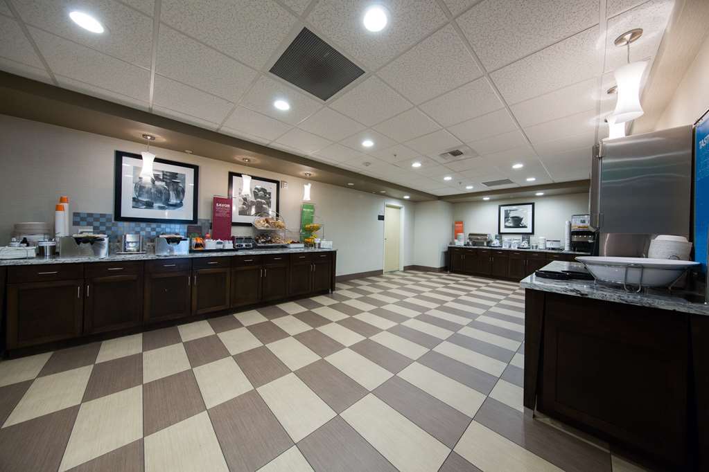 Hampton Inn Seattle/Everett Downtown Ресторант снимка
