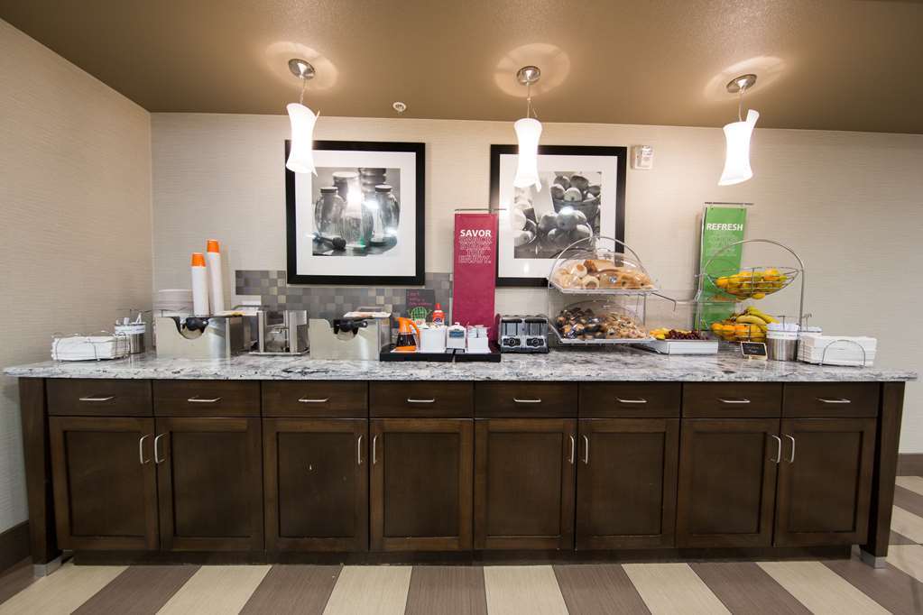 Hampton Inn Seattle/Everett Downtown Ресторант снимка
