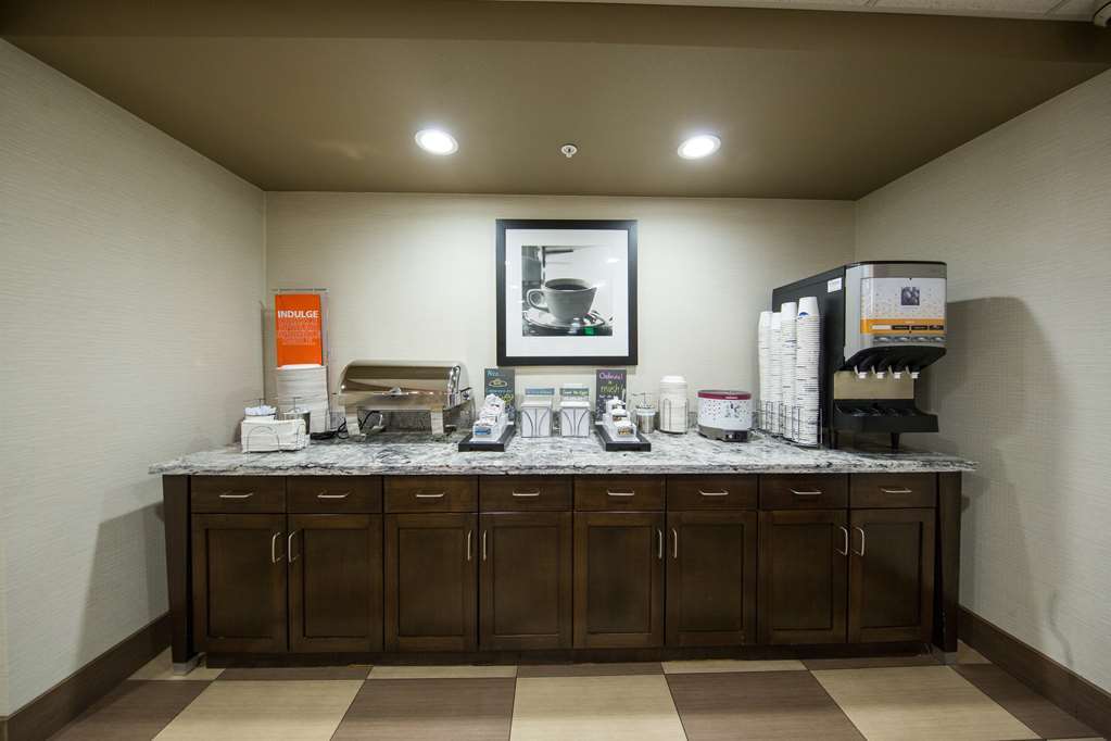 Hampton Inn Seattle/Everett Downtown Ресторант снимка